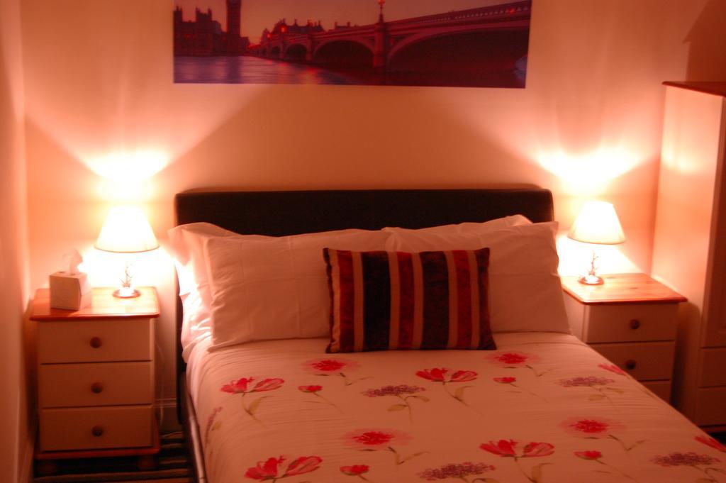 Dawn Break Bed & Breakfast Largs Bilik gambar