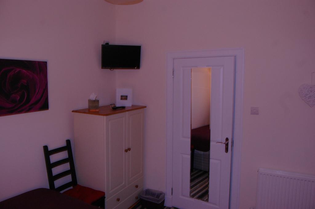 Dawn Break Bed & Breakfast Largs Bilik gambar