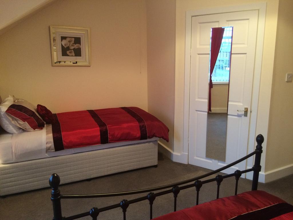 Dawn Break Bed & Breakfast Largs Bilik gambar